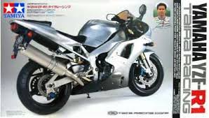 Tamiya Yamaha YZF-R1 Taira Racing 1/12 MOTORCYCLE MODEL KITS