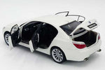 Kyosho BMW M5 E60 White 1/18 Diecast model