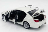 Kyosho BMW M5 E60 White 1/18 Diecast model